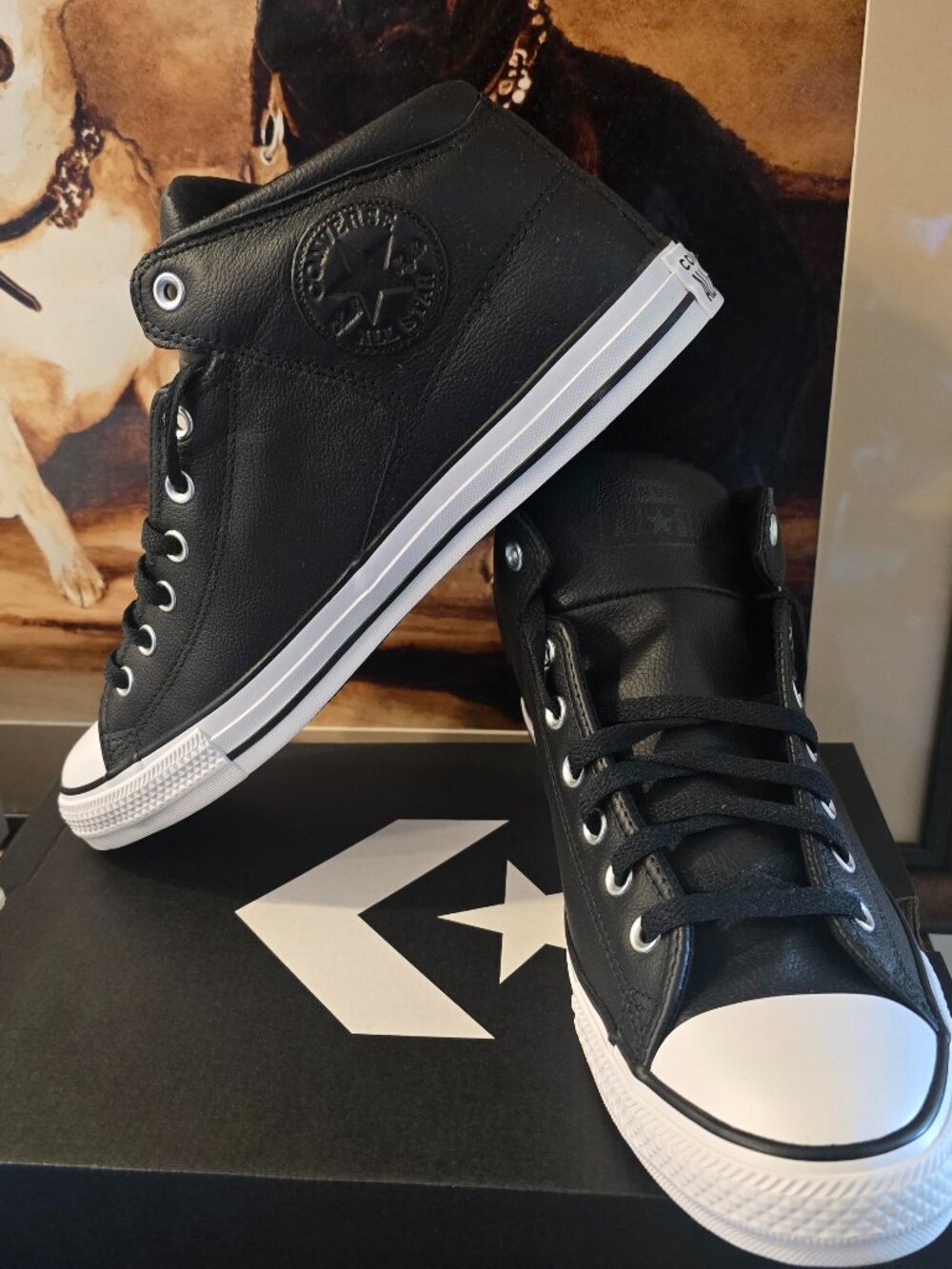 Converse CHUCK TAYLOR ALL STAR HIGH STREET MID LEATHER 149426C Mens Sz 12 US NEW